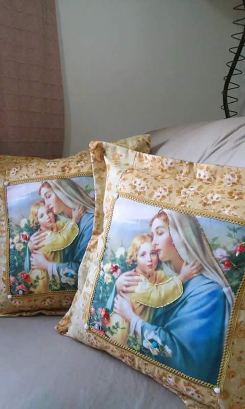 Outra opção são as almofadas decoradas (Foto: Divulgação)